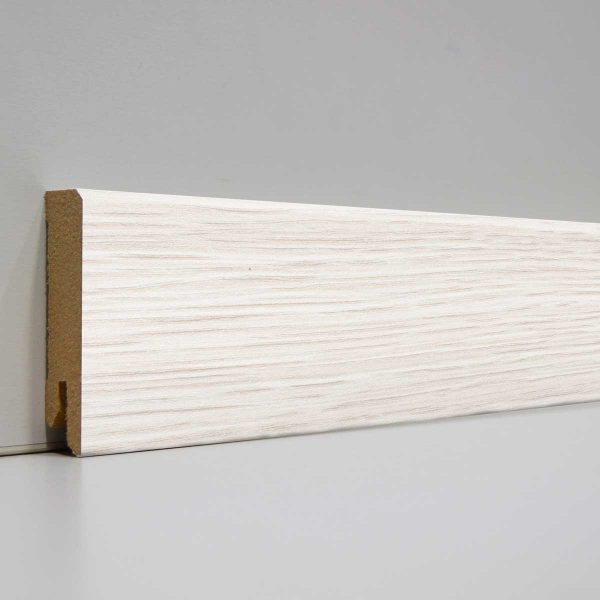 Laminate’s Skirting P050289