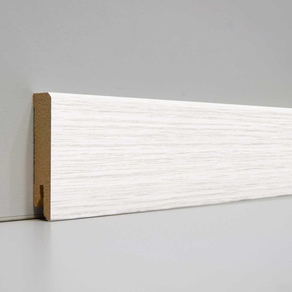 Laminate’s Skirting P130031